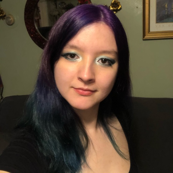 Meet your Posher, Elizabeth - Picture 1 of 1